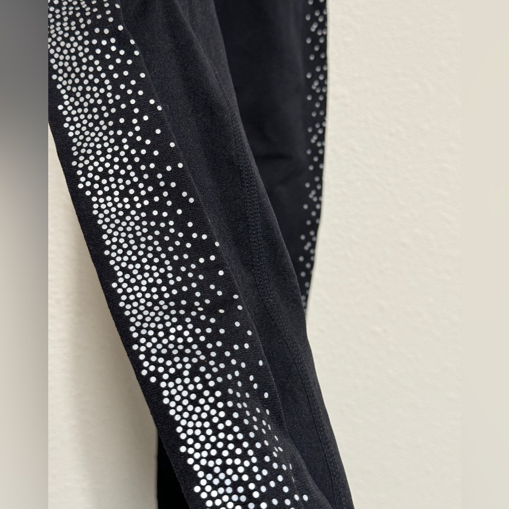 Reflective Sculptknit Fabletics Leggings - Picture 5 of 7